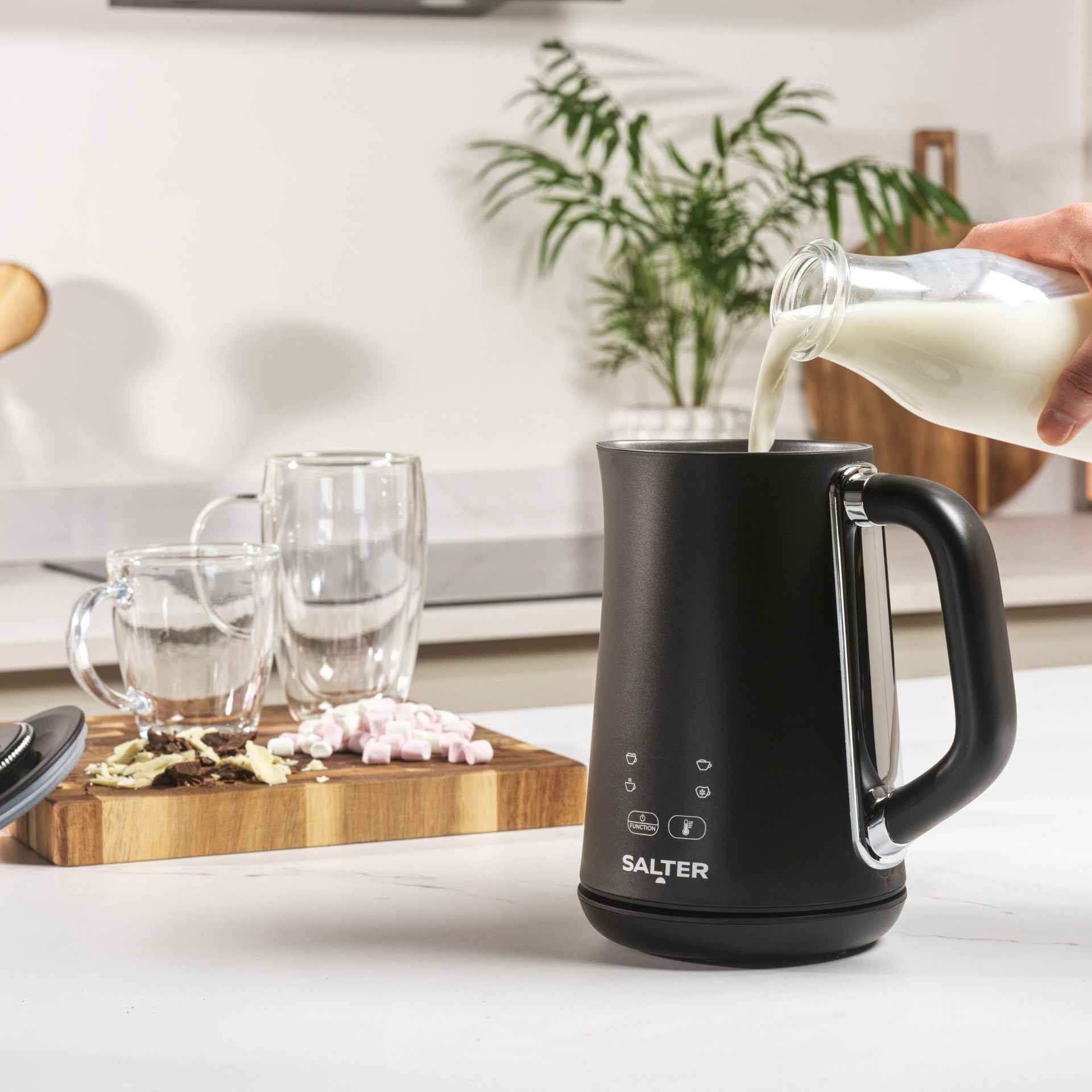 Salter Chocolatier To Share 4-in-1 Hot Chocolate Maker And Milk Frother