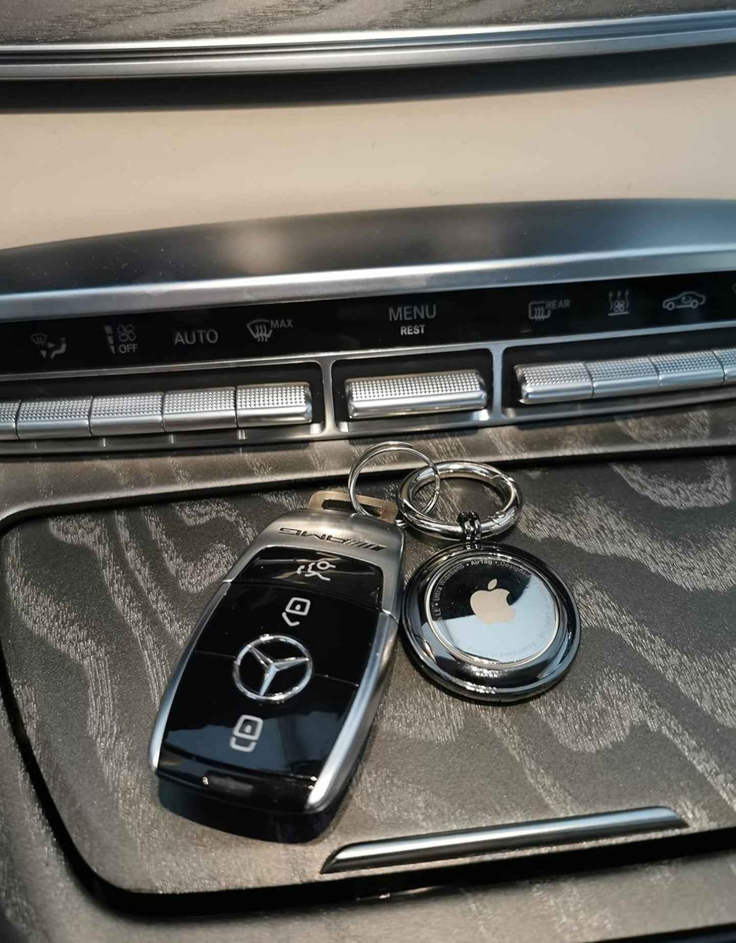 Airtag Metal Keychain Case
