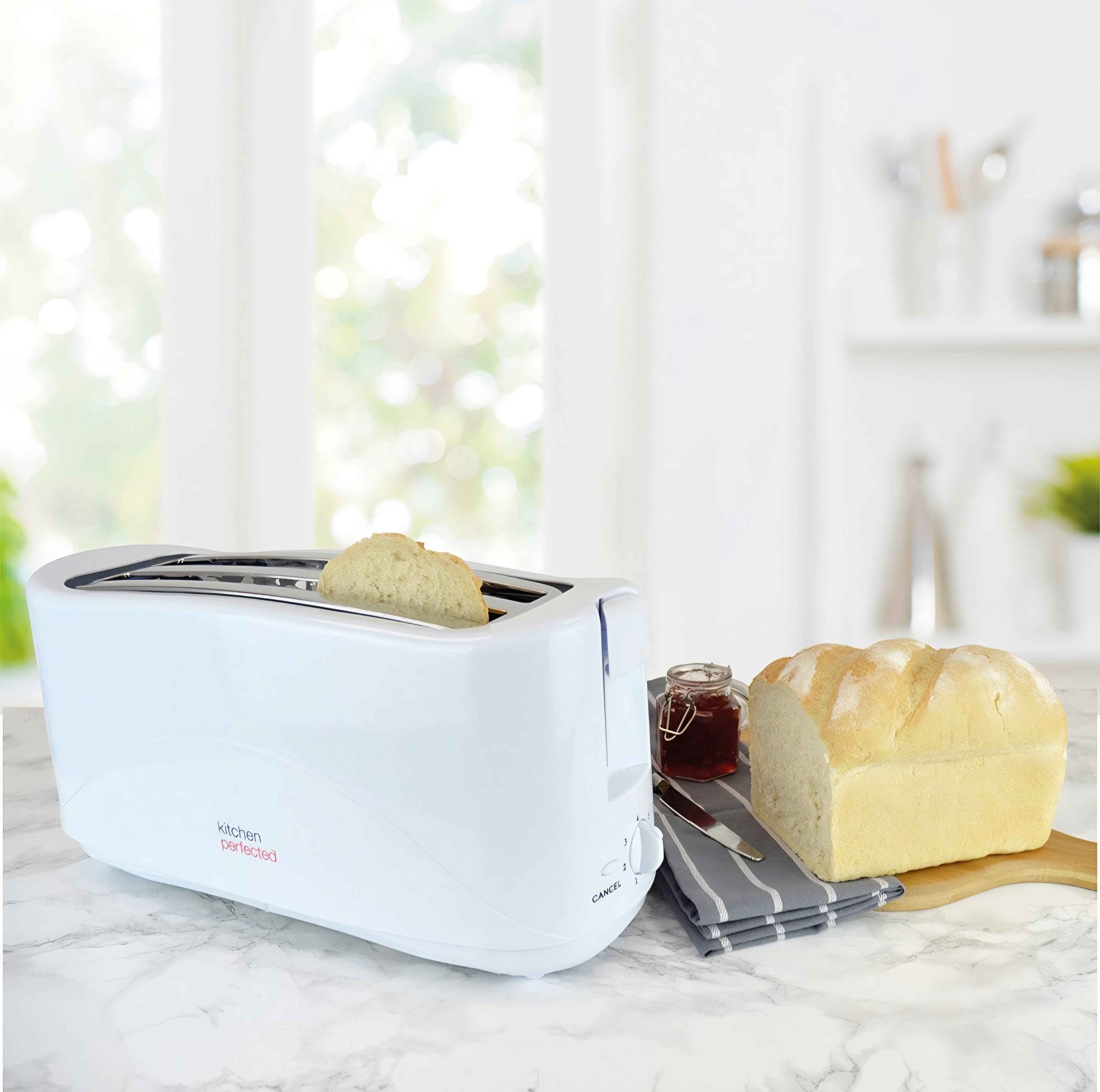 KitchenPerfected 4 Slice Long Slot Toaster