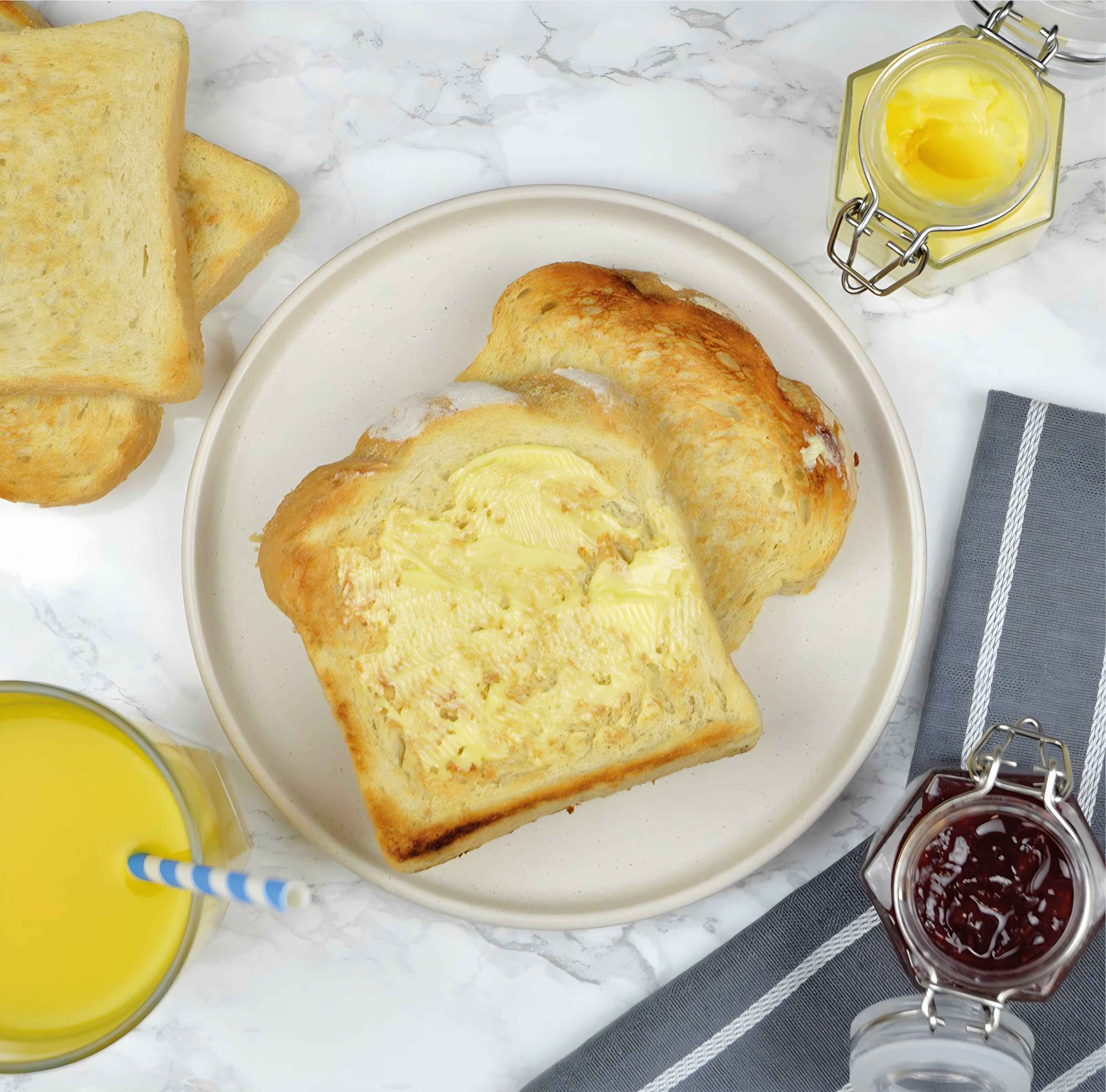 KitchenPerfected 4 Slice Long Slot Toaster