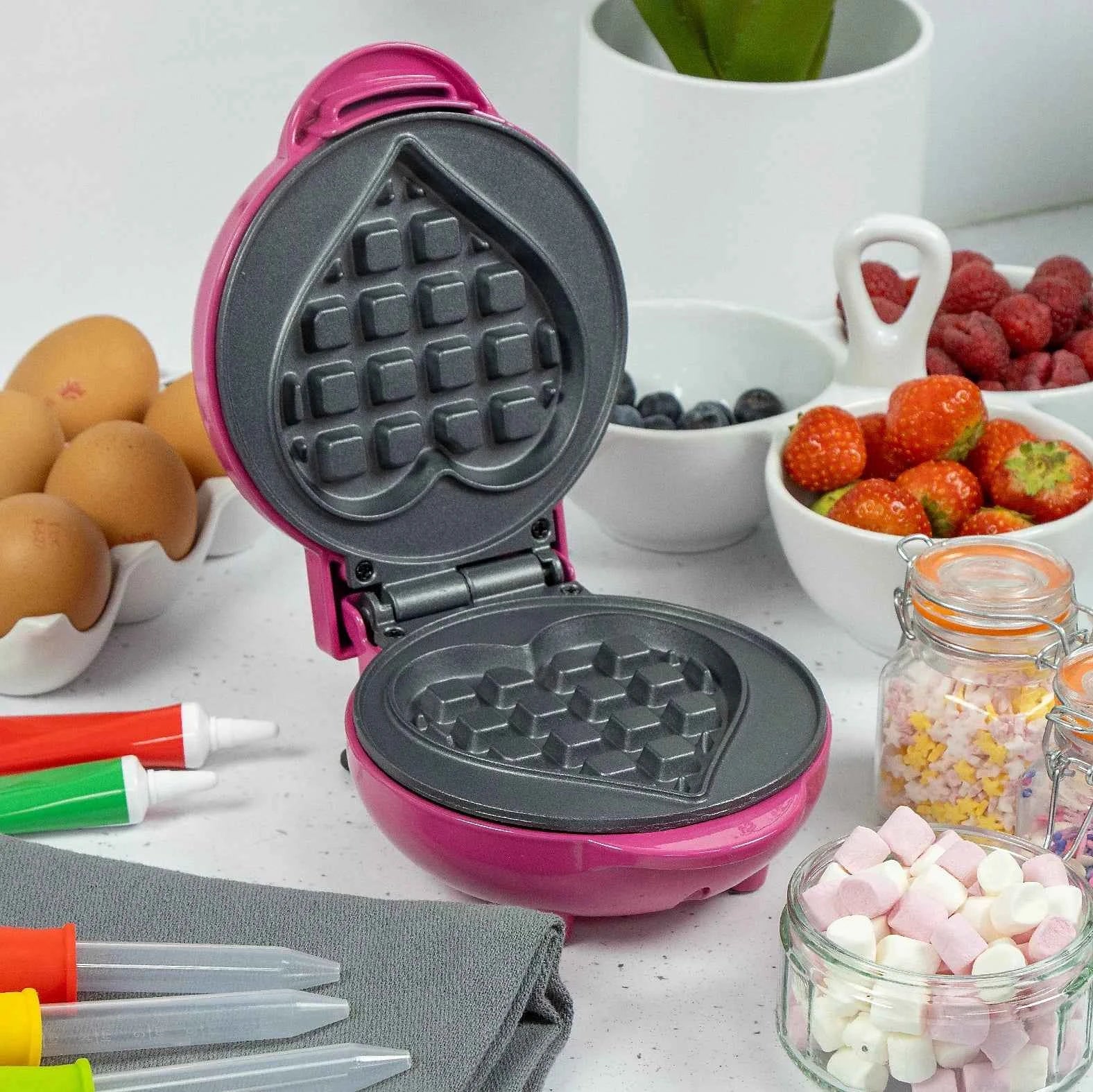 Global Gizmos Mini Heart Waffle Maker