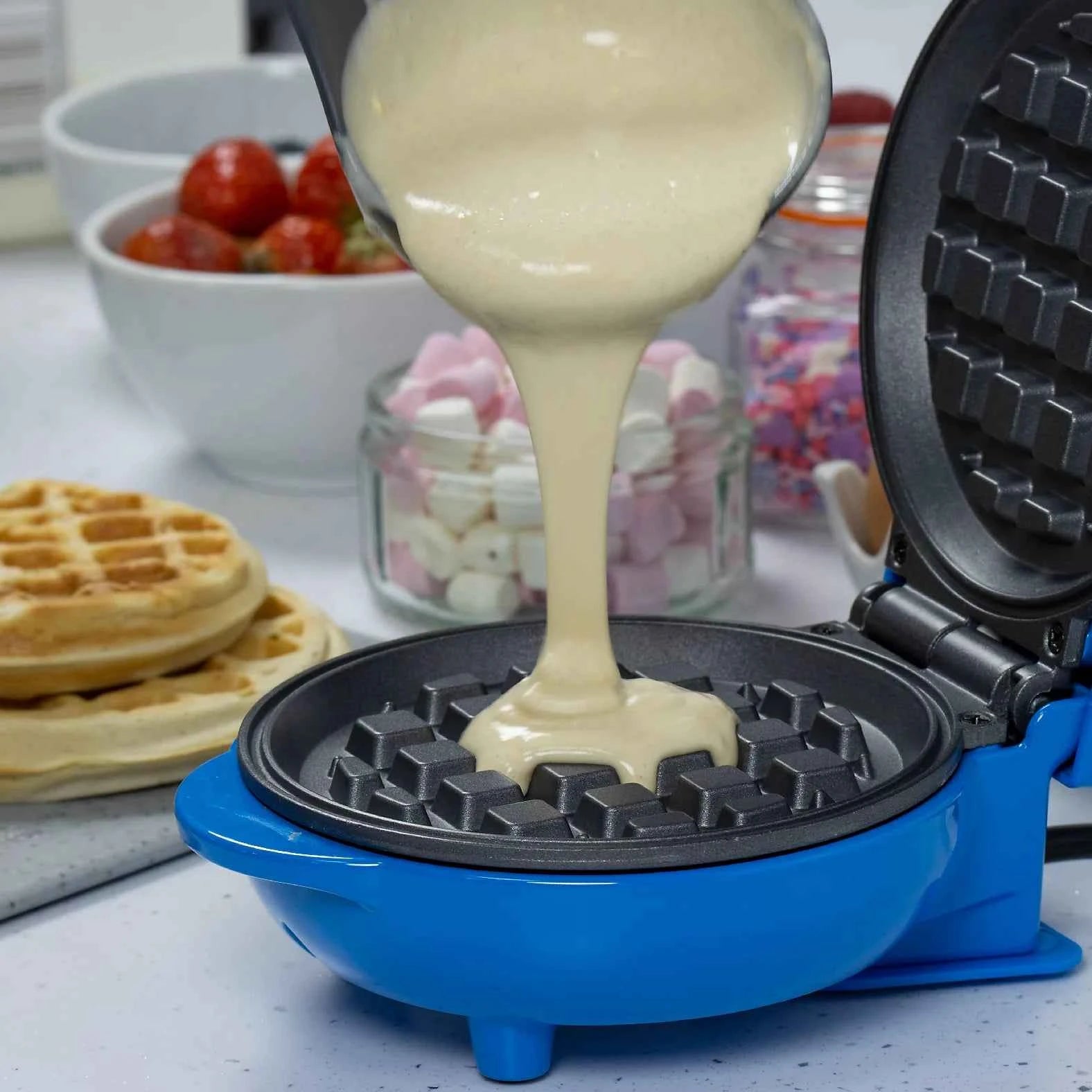 Global Gizmos Mini Waffle Maker