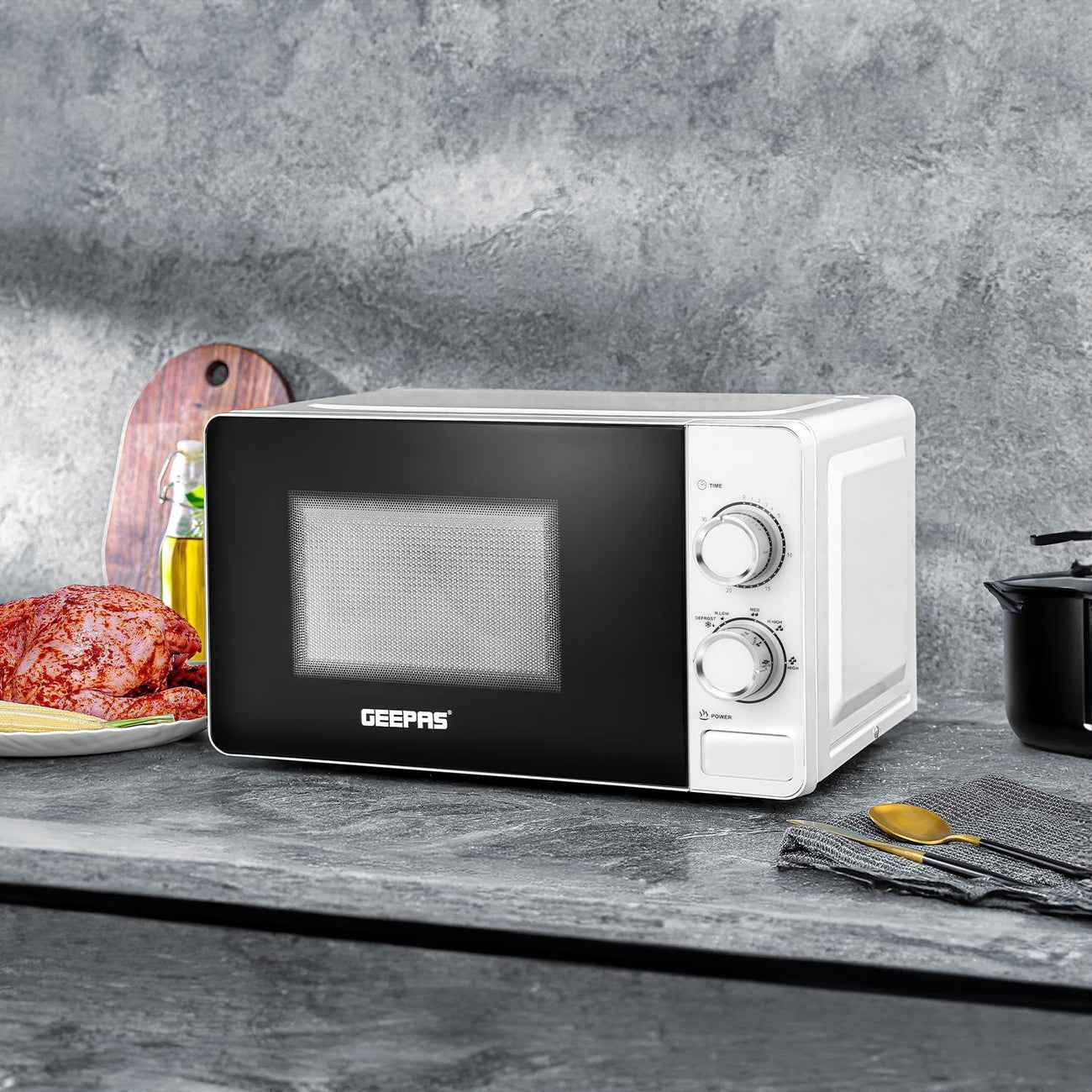 Geepas Manual Freestanding Microwave